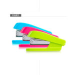 Deli Plastic Stapler 24/6 20sh / 0406 مكبس وسط